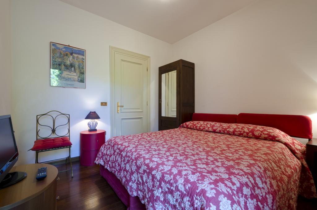 Camera Matrimoniale/Doppia con Letti Singoli con Bagno Privato Esterno